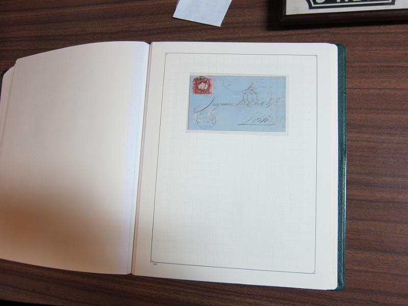 0018 (54).JPG -     Lote:    18      Marcofilia      Lotes Especiais       Descrição:         Portugal &mdash; Colecção especializada em dois álbuns com estudo especializado das marcas de duplo círculo e circulares de Lisboa, com selos de diversas emissões e cartas. Lote a ver.        Lote       Valor Base:     &euro; 1.000,00     Valor Venda:     Retirado     